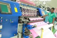 A lubrificação automática 1200RPM automatizou a máquina estofando para vestuários